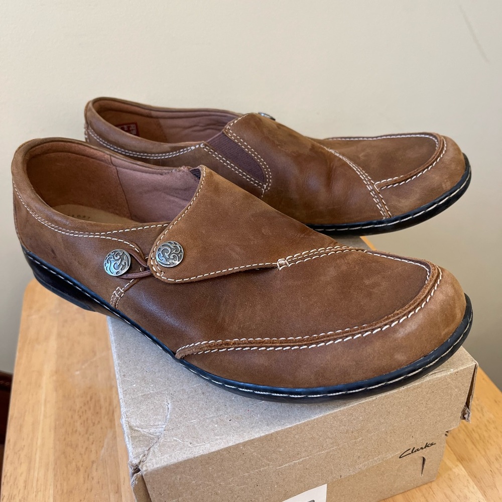 Clarks leather loafers - brown, excellent condition